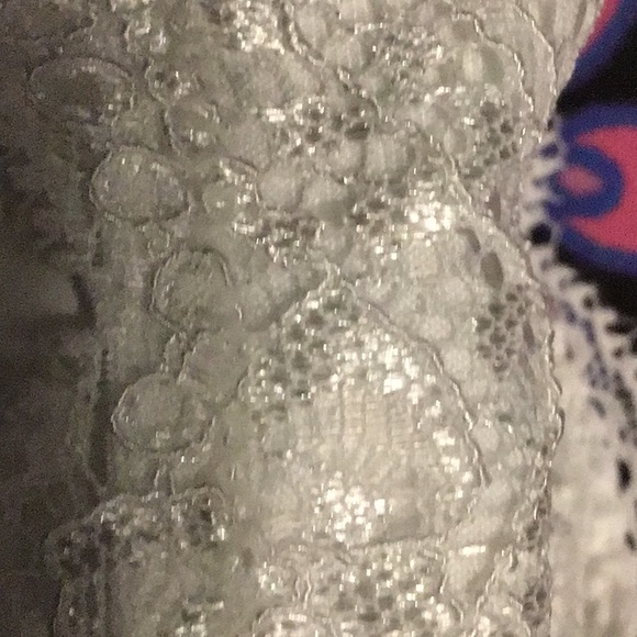 Floral lace halter bra - Picture 5 of 5